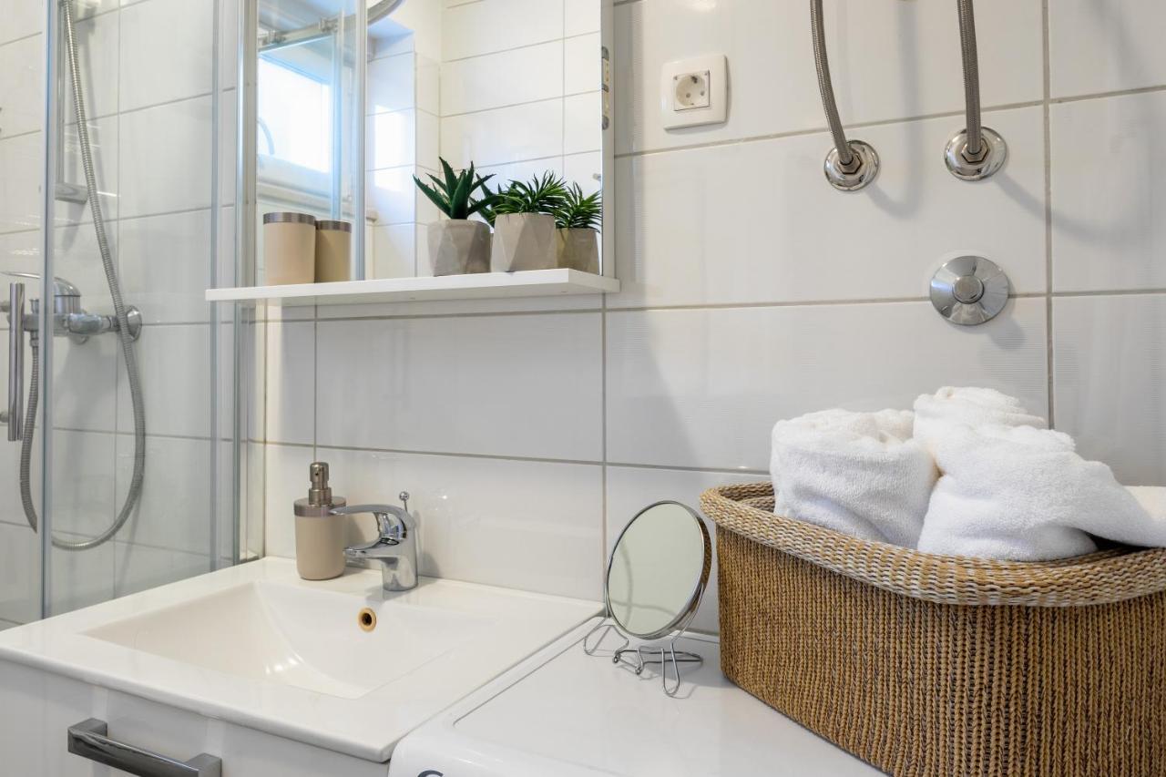 Apartman Olive Supetar Bagian luar foto