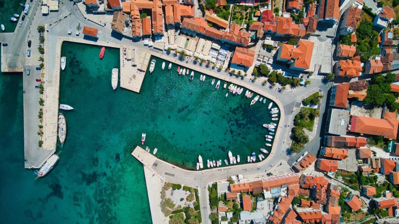 Apartman Olive Supetar Bagian luar foto
